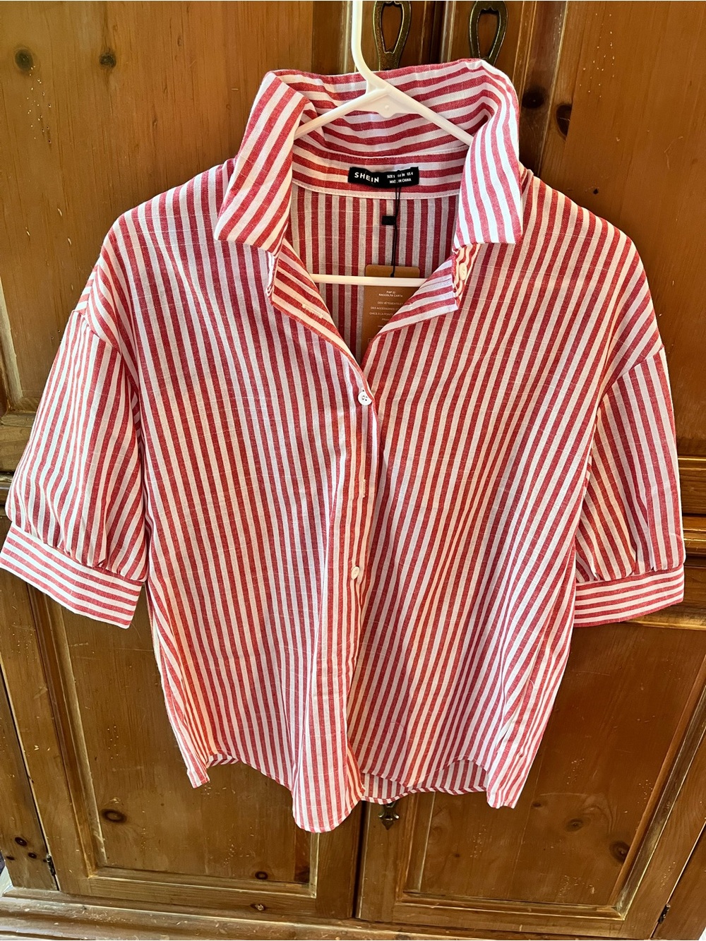NEW WITH TAGS! RED & WHITE STRIPE COLLARED 3/4 SLEEVE BLOUSE/SHIRT. SMALL